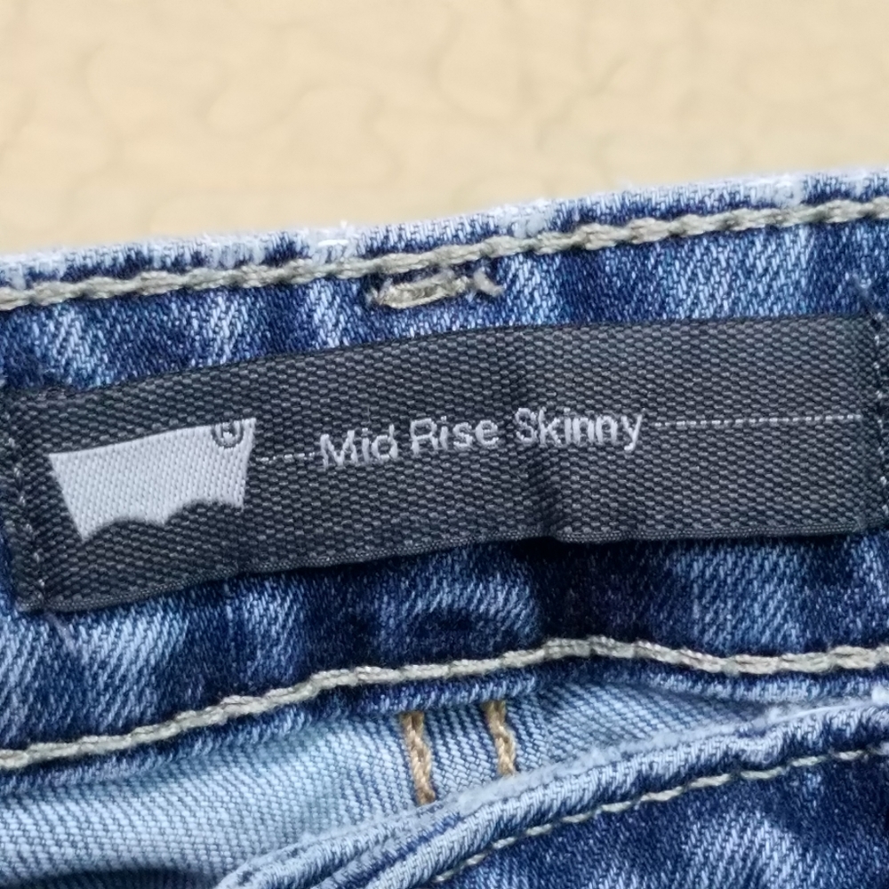 Levis Bleach dyed Mid Rise jeans size 28 - Picture 2 of 7